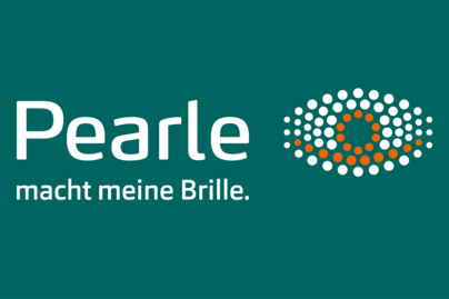 dunkelgrünes Logo mit weißem Schriftzug "Pearle macht meine Brille", rechts daneben eine Illustration von einem Auge in Stil Pointillismus