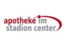 weißes Logo mit roter Schrift "Apotheke" und grauer Schrift "im Stadion Center"