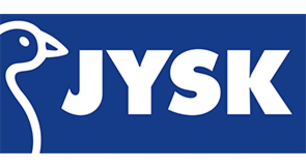 dunkelblaues Logo mit weißem Schriftzug "Jysk", links daneben eine Skizze einer Gans